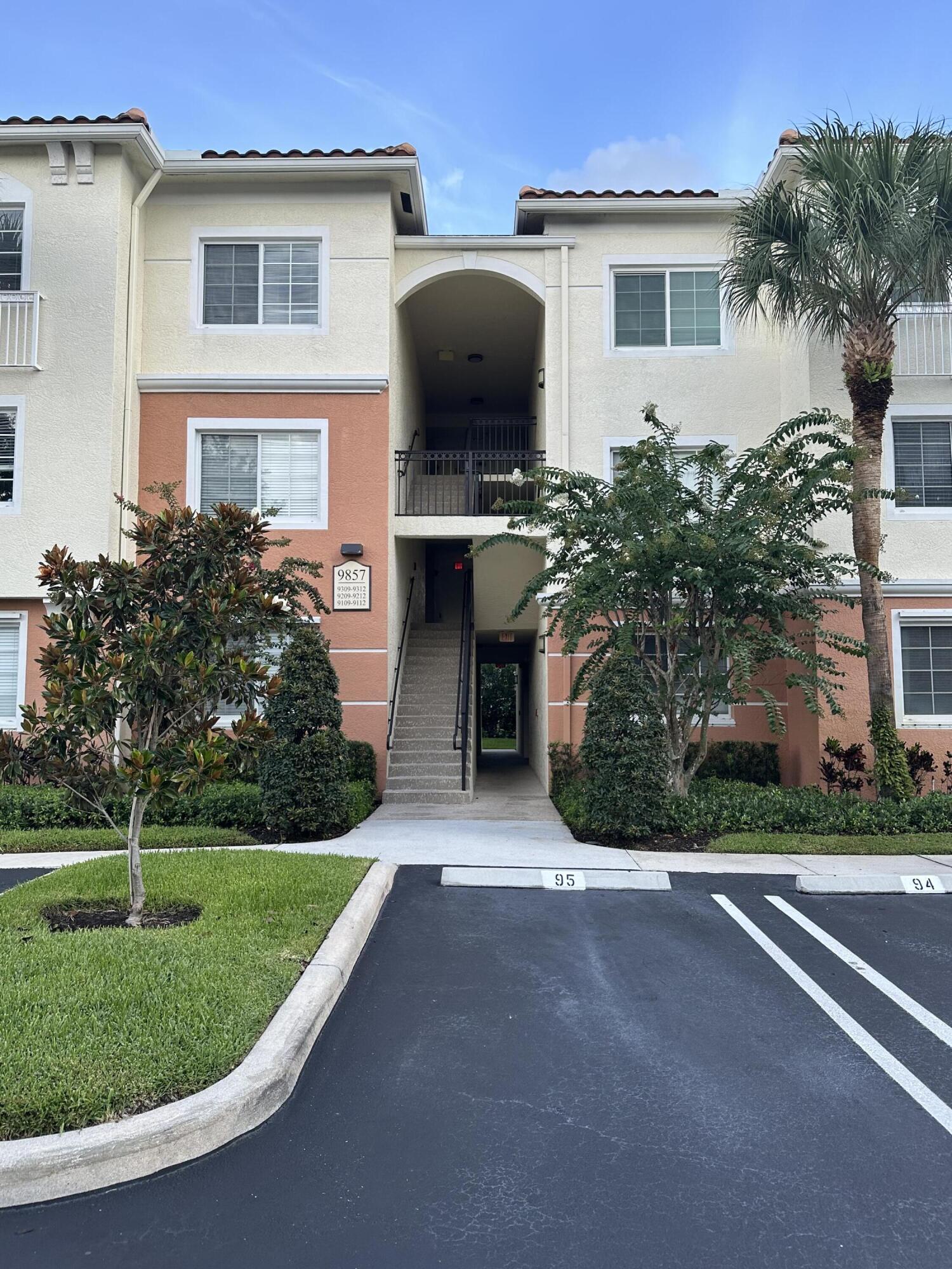 MEZZANO CONDO - Residential