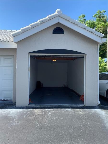 LAKEVIEW CLUB CONDO - Residential Lease