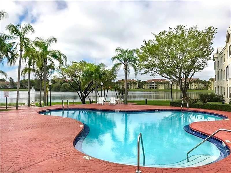 LAKEVIEW CLUB CONDO - Residential Lease
