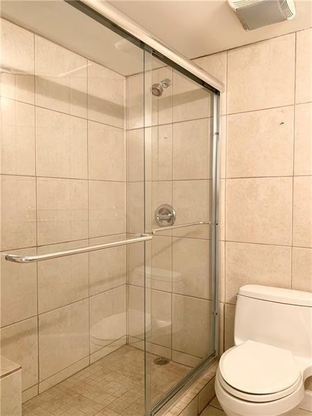 LAKEVIEW CLUB CONDO - Residential Lease