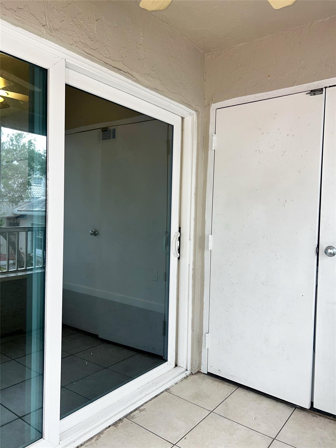 LAKEVIEW CLUB CONDO - Residential Lease