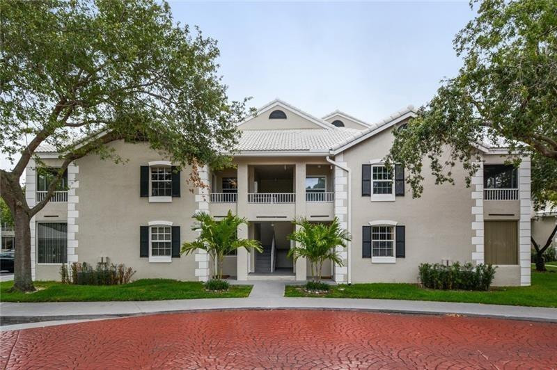 This attractive, clean Condo is in the quiet area of Oakland Forest. 2 bedrooms, 2 fully updated bathrooms & 1 car detached garage--hurricane-impact rated windows & sliding balcony door will keep the unit very cool and will keep FPL energy bill lower. The bathrooms and kitchen have a modern European design. Brand new stainless steel appliances in the kitchen. High vaulted ceilings and custom slate tiles throughout the unit, with new carpet flooring. The balcony is screened for a perfect afternoon and evening. Washer and Dryer inside the unit. Submit credit report, tenant application, and proof of income with the offer. First and two (2) security deposits as move-in costs. The minimum credit per HOA is 620.
