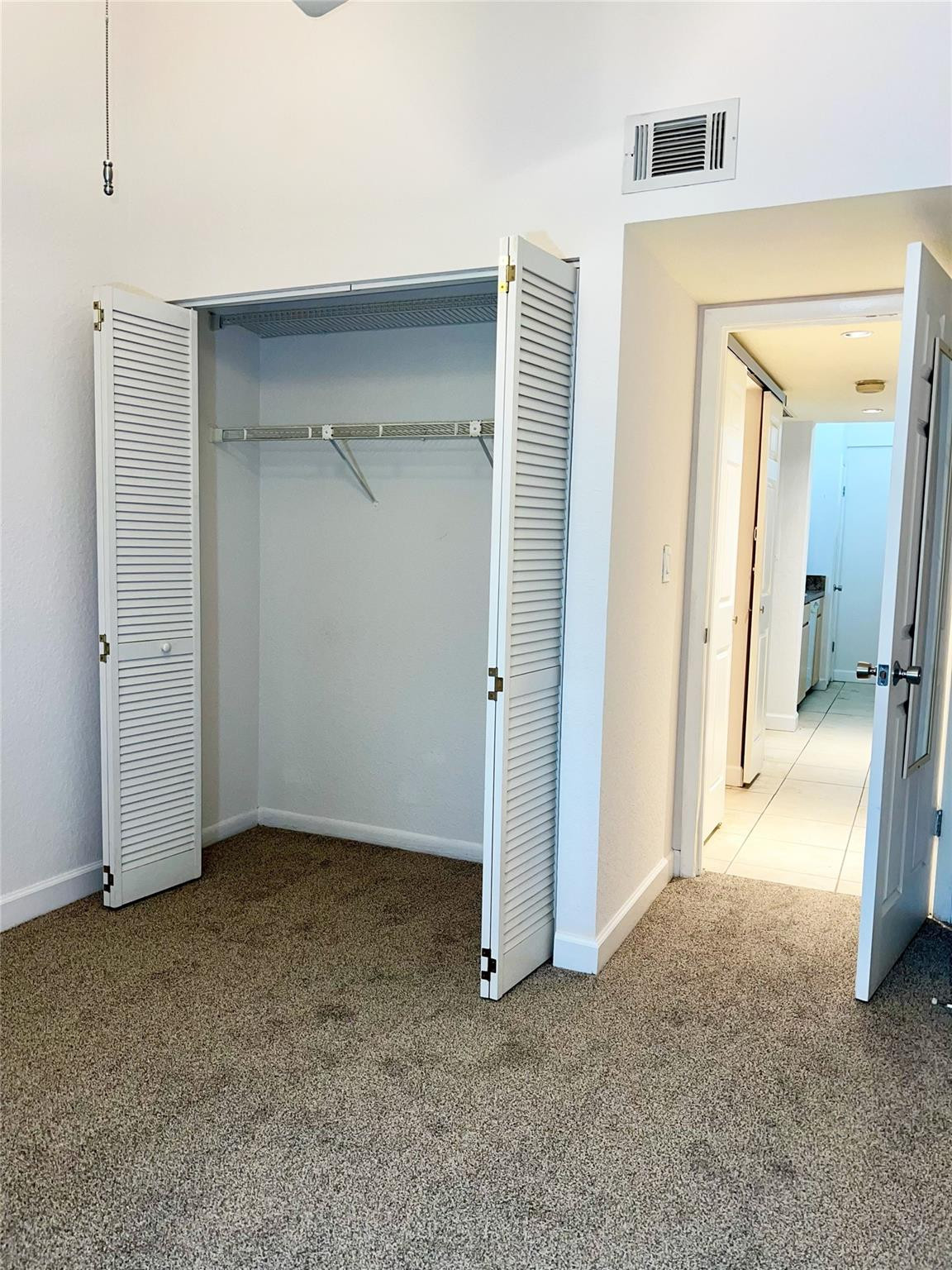 LAKEVIEW CLUB CONDO - Residential Lease