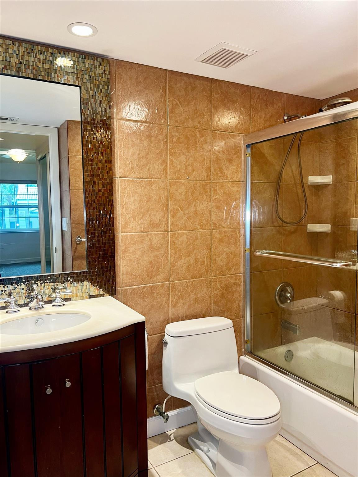 LAKEVIEW CLUB CONDO - Residential Lease