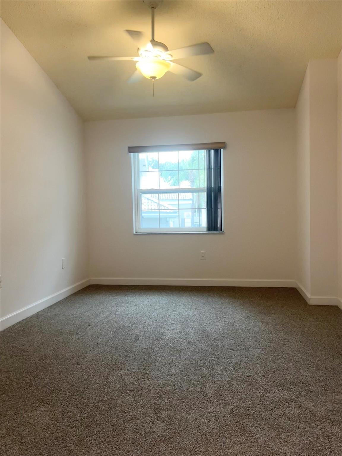 LAKEVIEW CLUB CONDO - Residential Lease