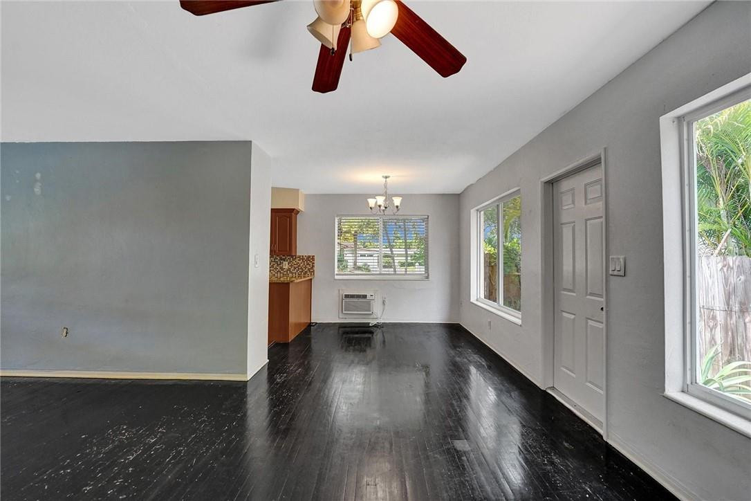 Poinsettia Heights - Residential