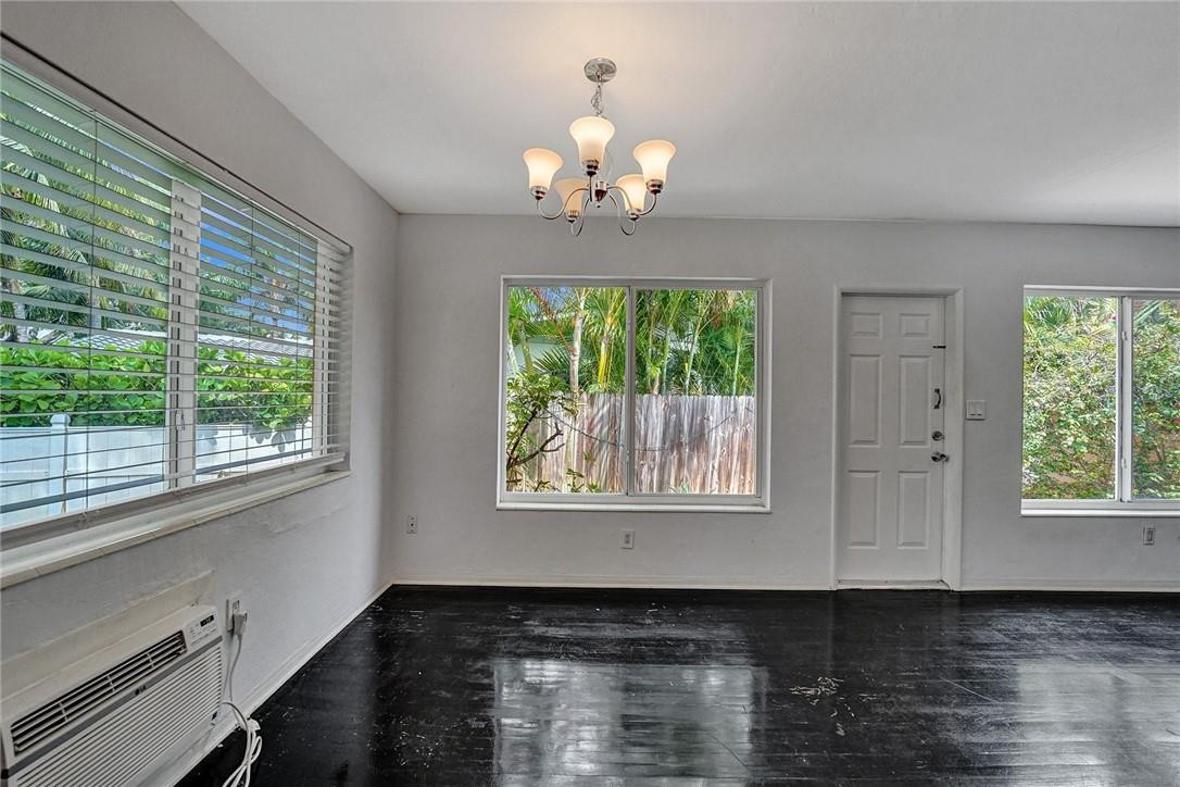 Poinsettia Heights - Residential