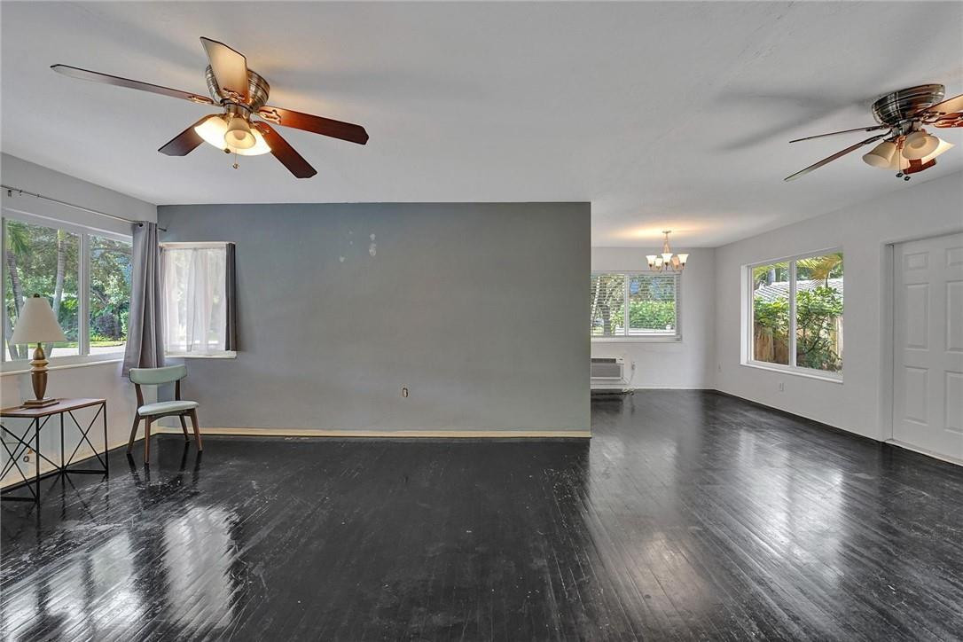 Poinsettia Heights - Residential