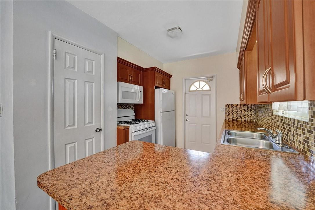 Poinsettia Heights - Residential