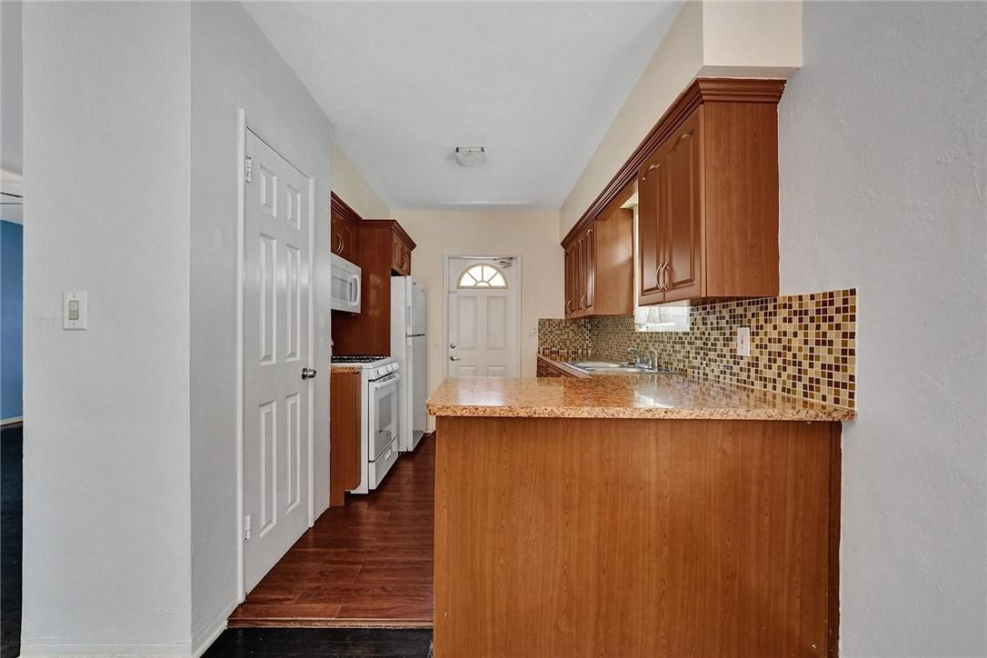 Poinsettia Heights - Residential
