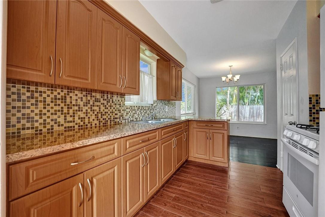 Poinsettia Heights - Residential