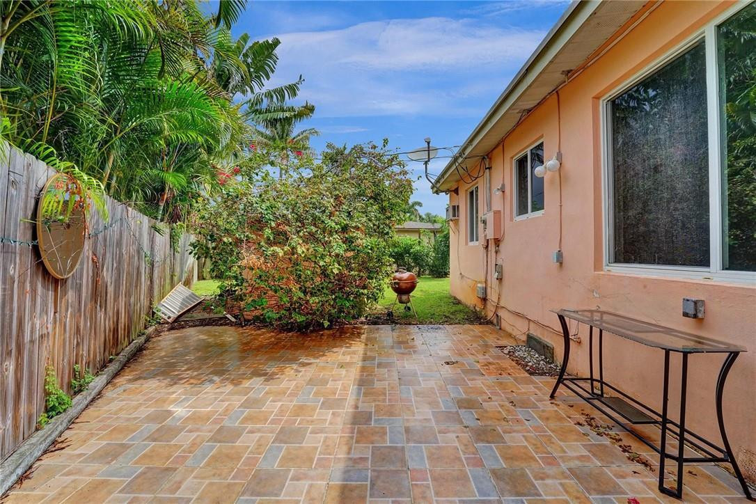 Poinsettia Heights - Residential