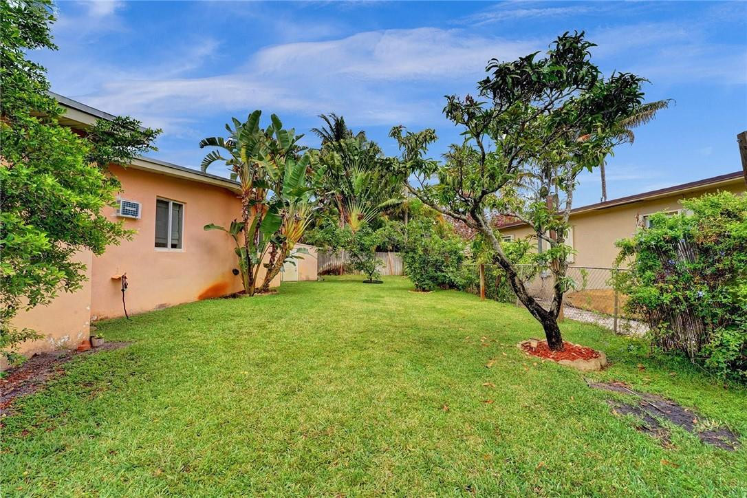 Poinsettia Heights - Residential