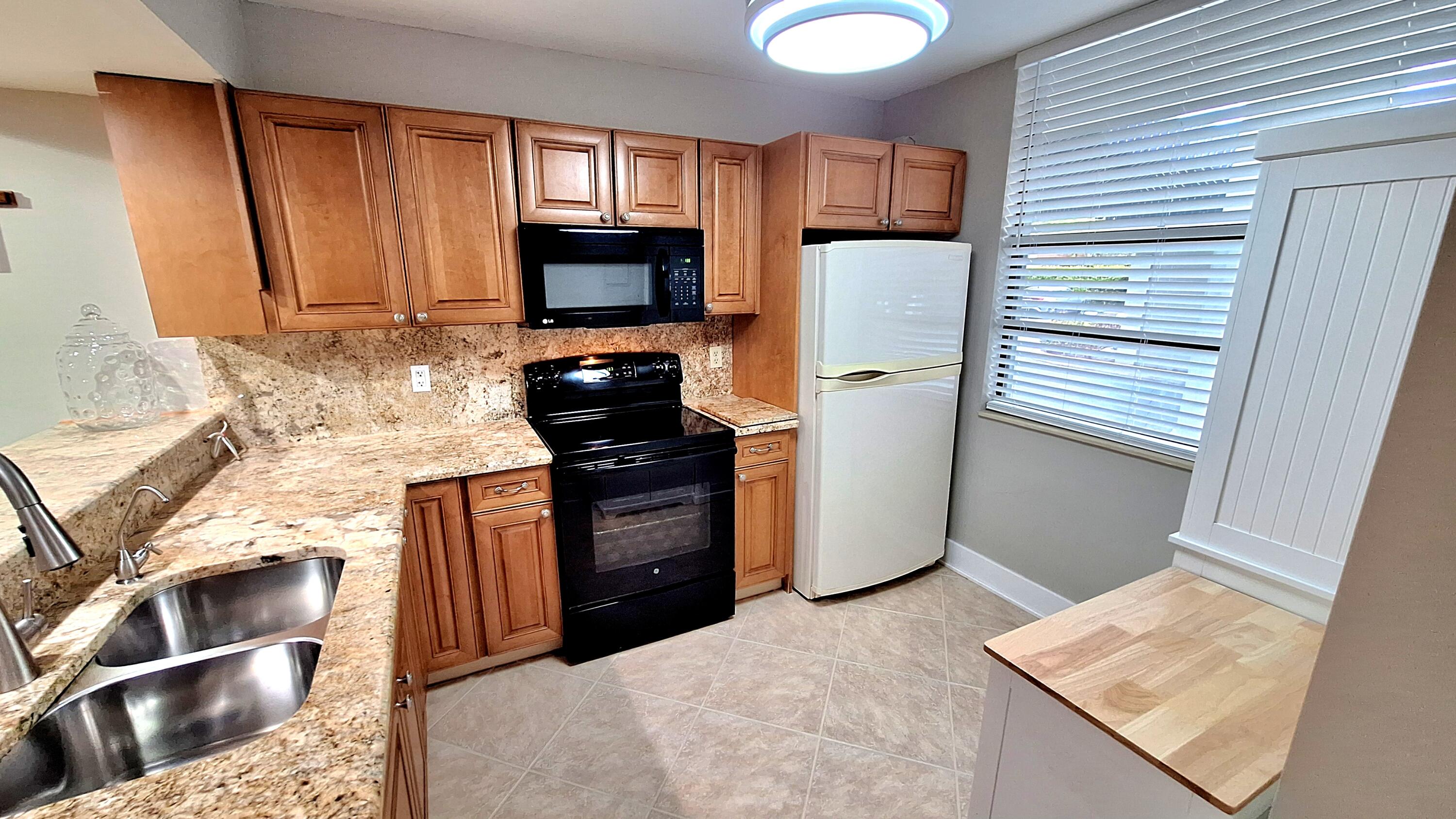 CONDO 19 OF WHITEHALL CONDOS - Residential