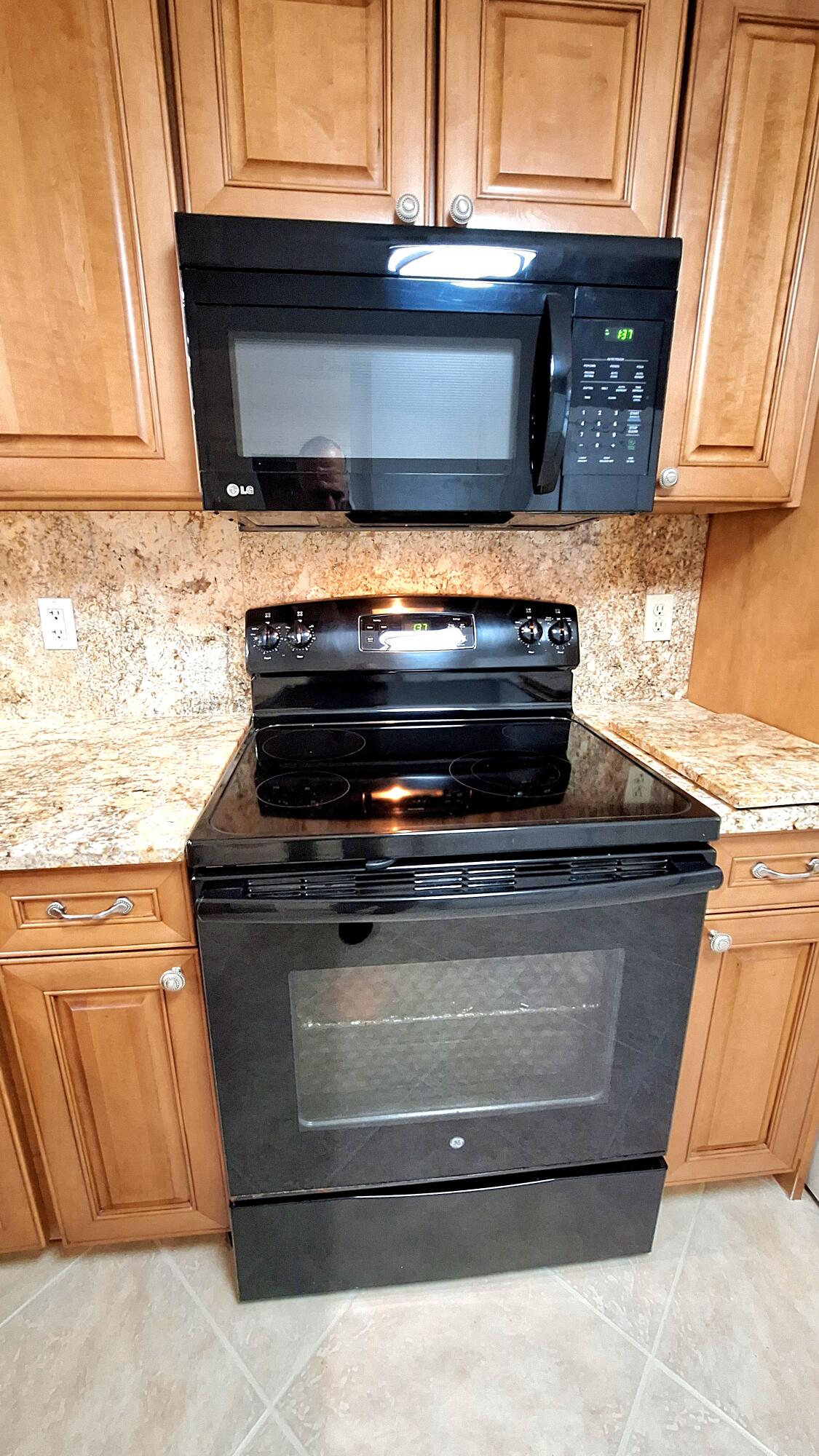 CONDO 19 OF WHITEHALL CONDOS - Residential