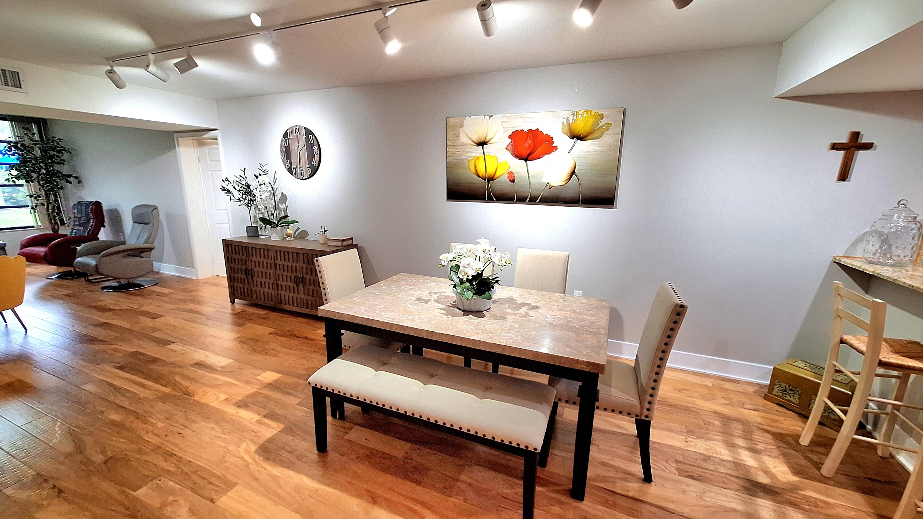 CONDO 19 OF WHITEHALL CONDOS - Residential
