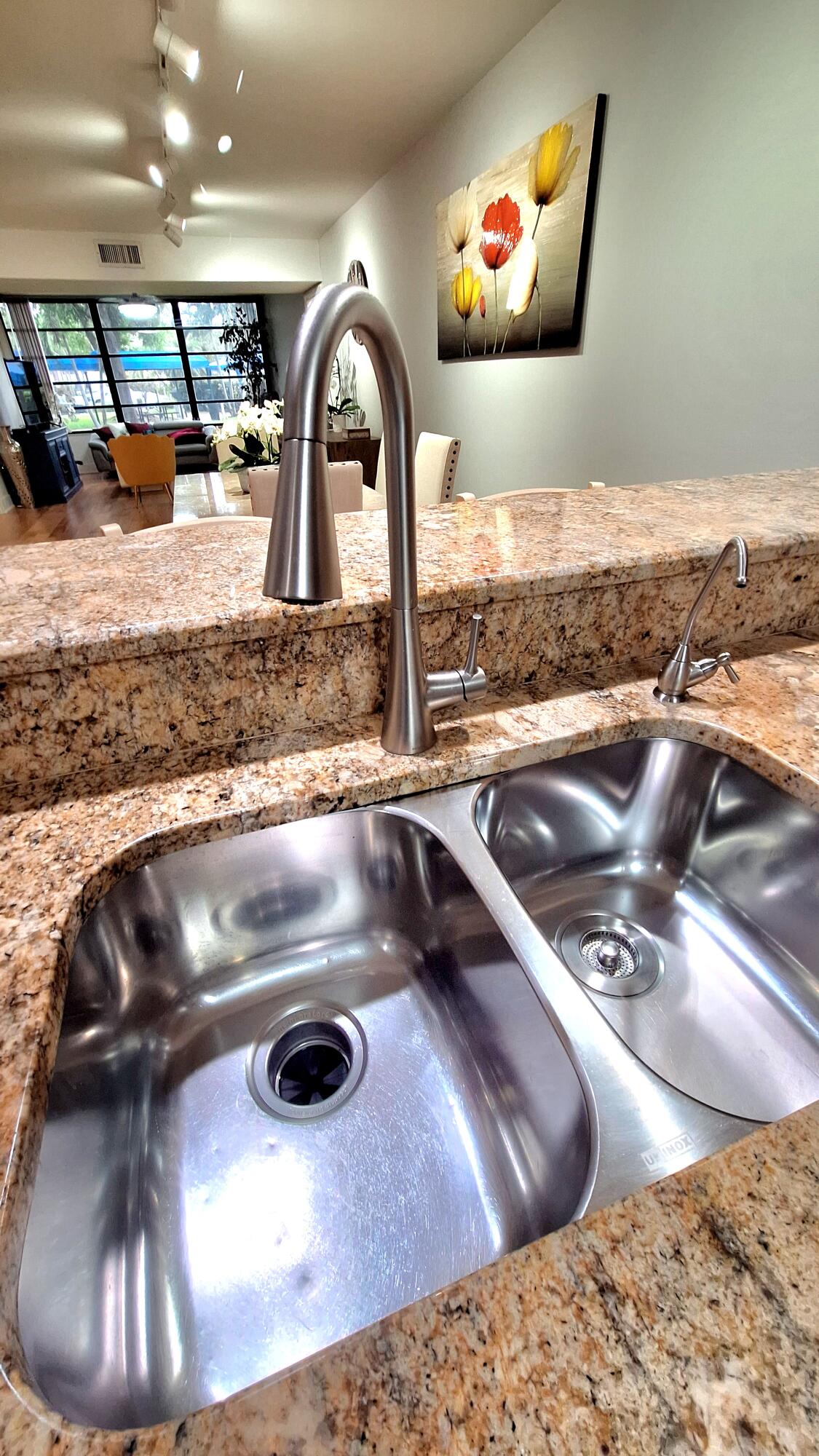 CONDO 19 OF WHITEHALL CONDOS - Residential