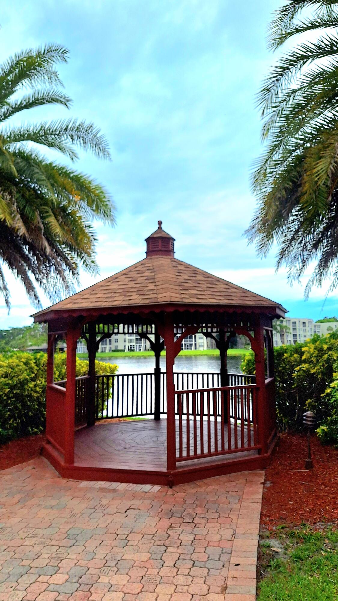 CONDO 19 OF WHITEHALL CONDOS - Residential