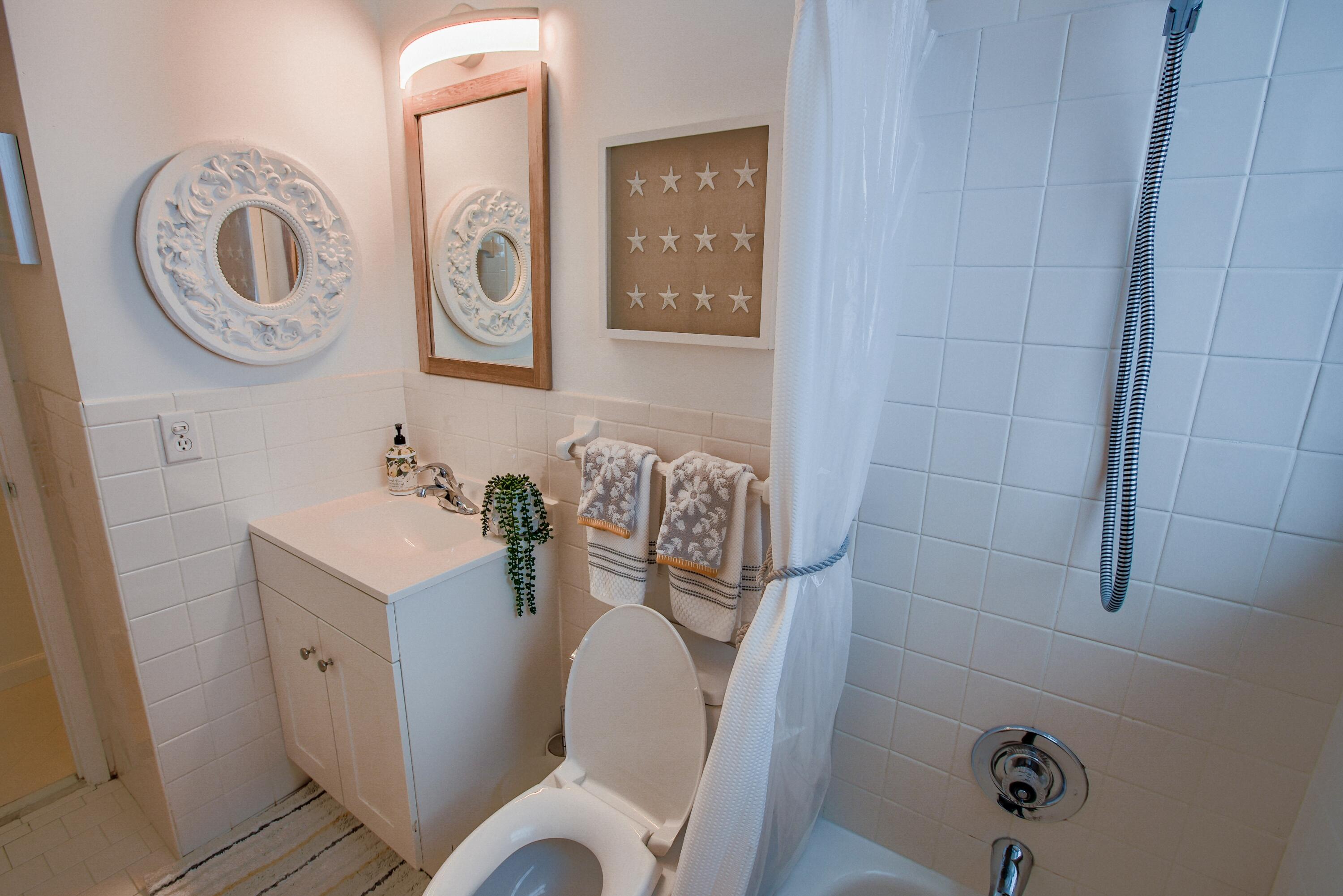 HILLSBORO MILE OCEAN APTS SEC 2 - Residential