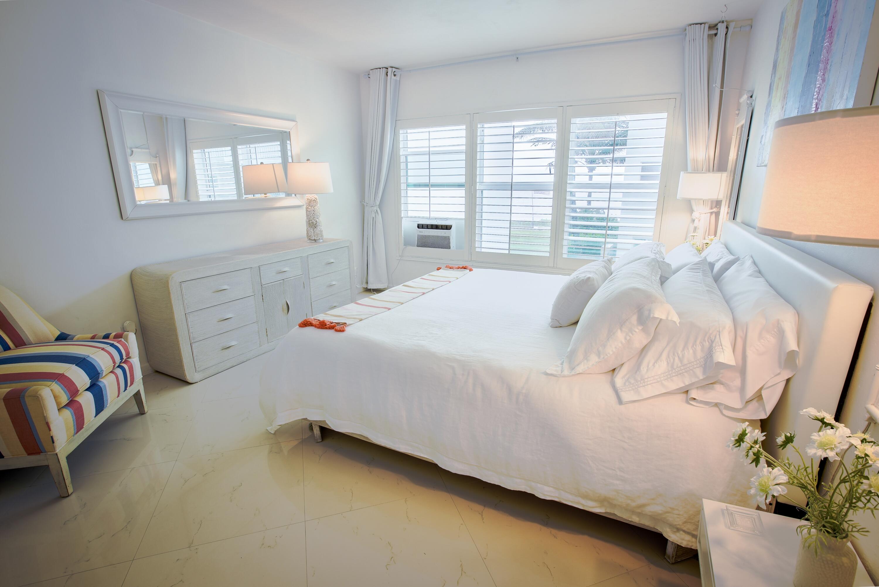 HILLSBORO MILE OCEAN APTS SEC 2 - Residential