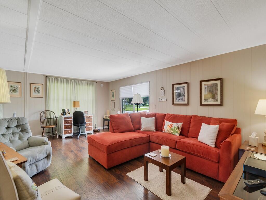 Pinelake Village - Residential