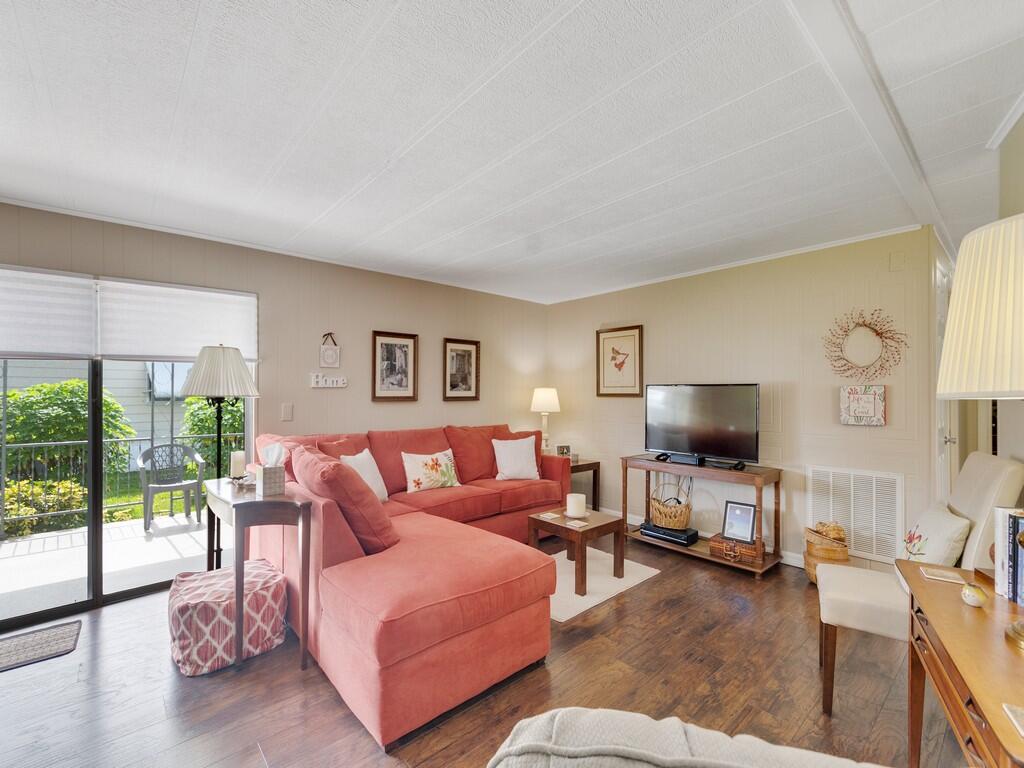 Pinelake Village - Residential