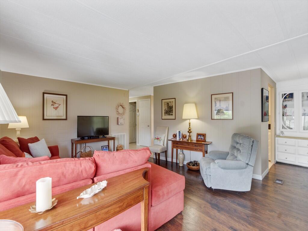 Pinelake Village - Residential