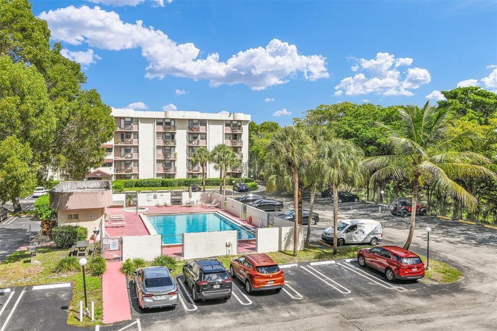 MOVE INTO THIS TOTALLY RENOVATED ONE BEDROOM ONE BATH APT WITH NEW VINYL FLOORING THROUGHOUT. NEW KITCHEN WITH SS APPLIANCES AND CABINETS. NEW WHITE KITCHEN CABINETS AND QUARTZ COUNTERTOP. REMODELED BATHROOM WITH QUARTZ COUNTERTOP VANITY. LAUNDRY FACITILIES ON EACH FLOOR. COMMUNITY POOL AND SPA. CENTRALLY LOCATED TO SCHOOLS, RESTAURANTS, SHOPPING AND THE WALK IN CORAL SPRINGS. FIRST AND SECURITY FOR MOVE IN FUNDS. ASSOC REQUIRES A MIN CREDIT SCORE 0F 620. ASSOC APPROVAL IS REQUIRED.