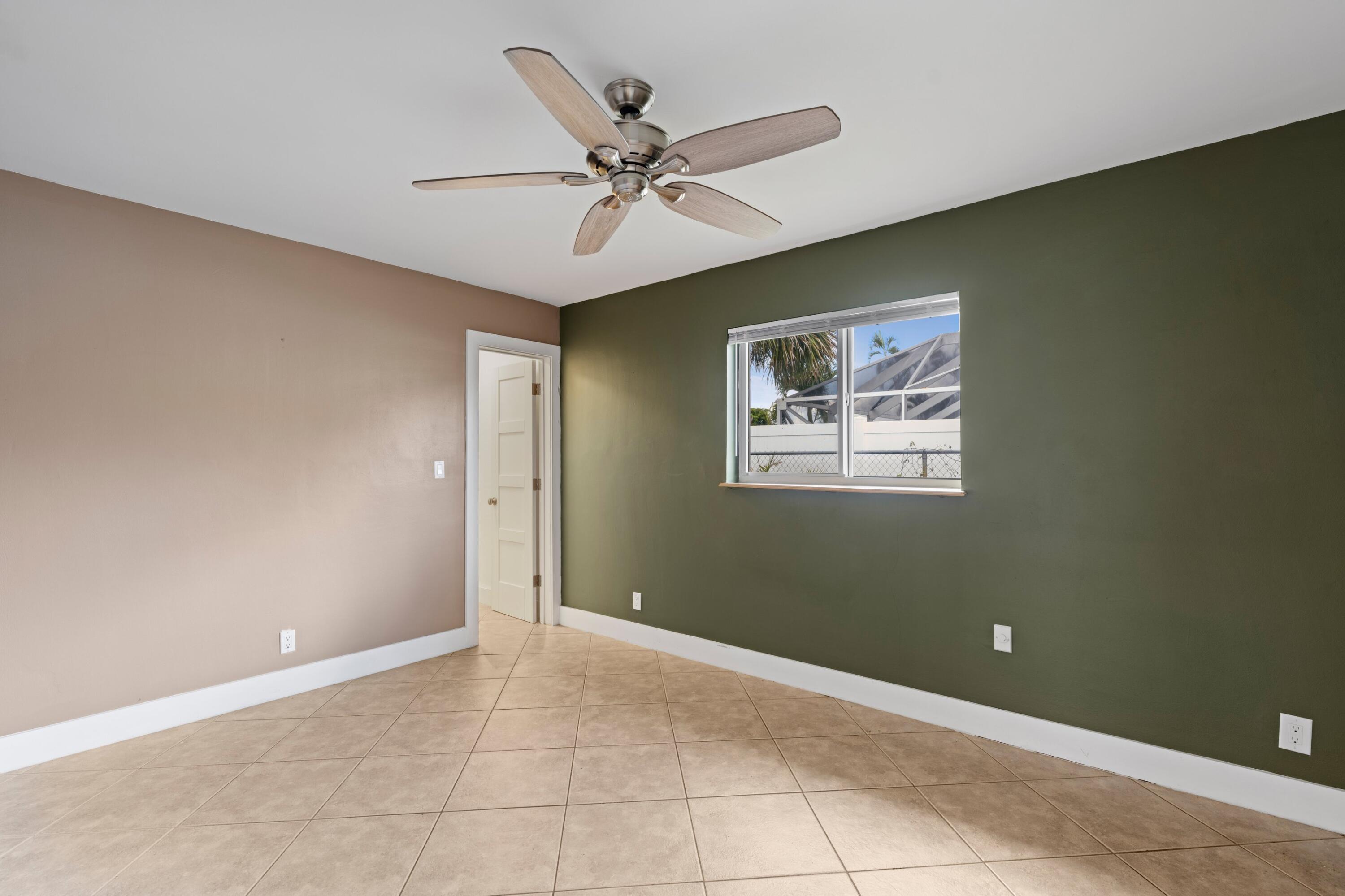 COCONUT CREEK 11TH SEC - Residential
