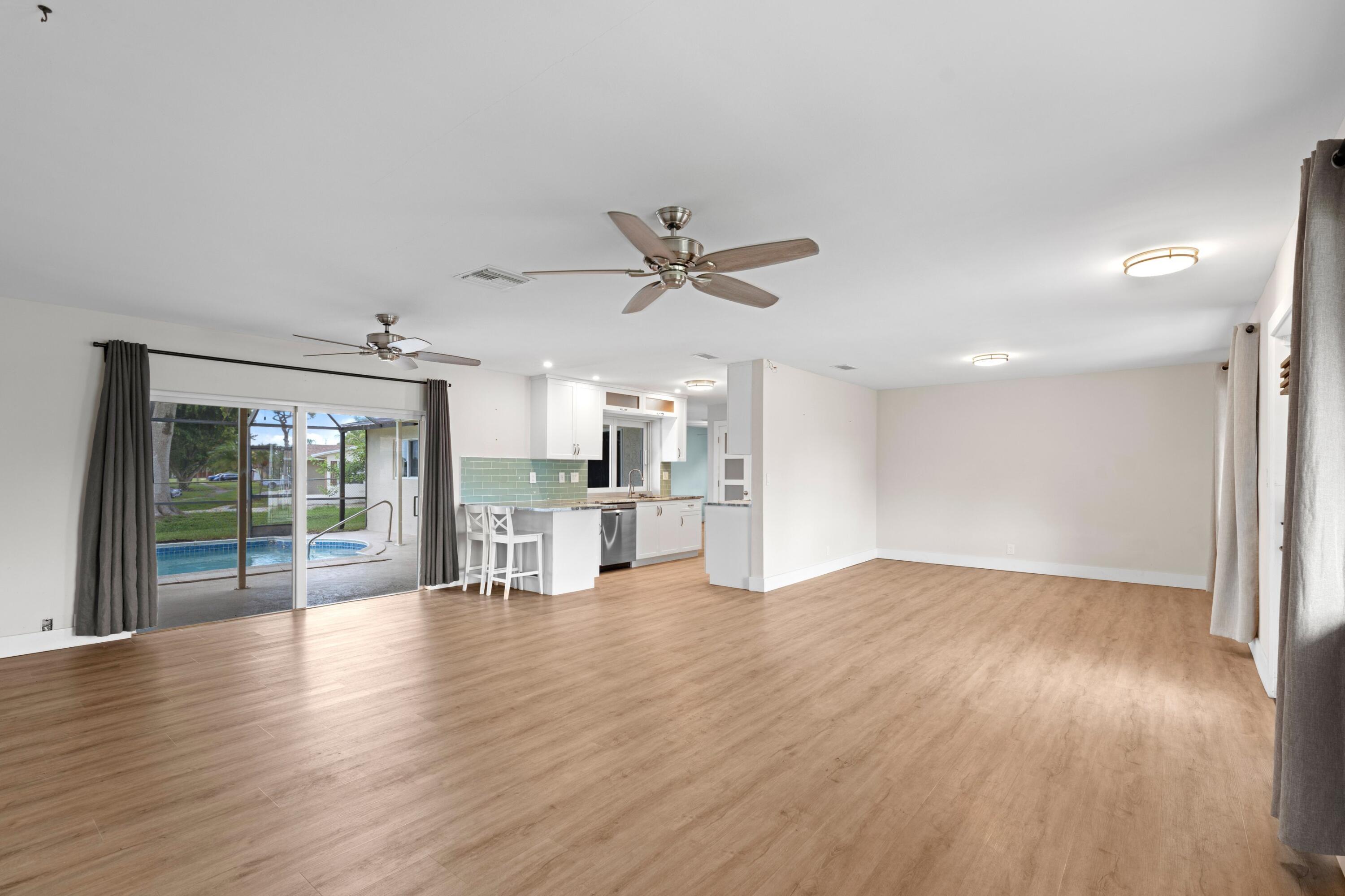 COCONUT CREEK 11TH SEC - Residential