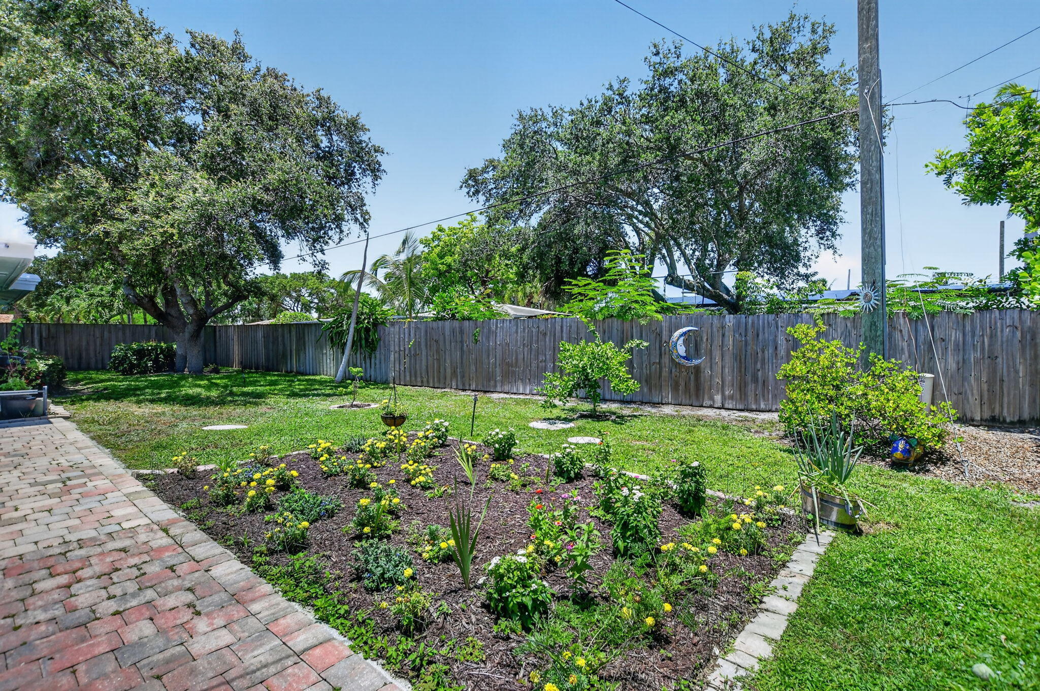 ROYAL OAK HILLS 1ST SEC - Residential Lease