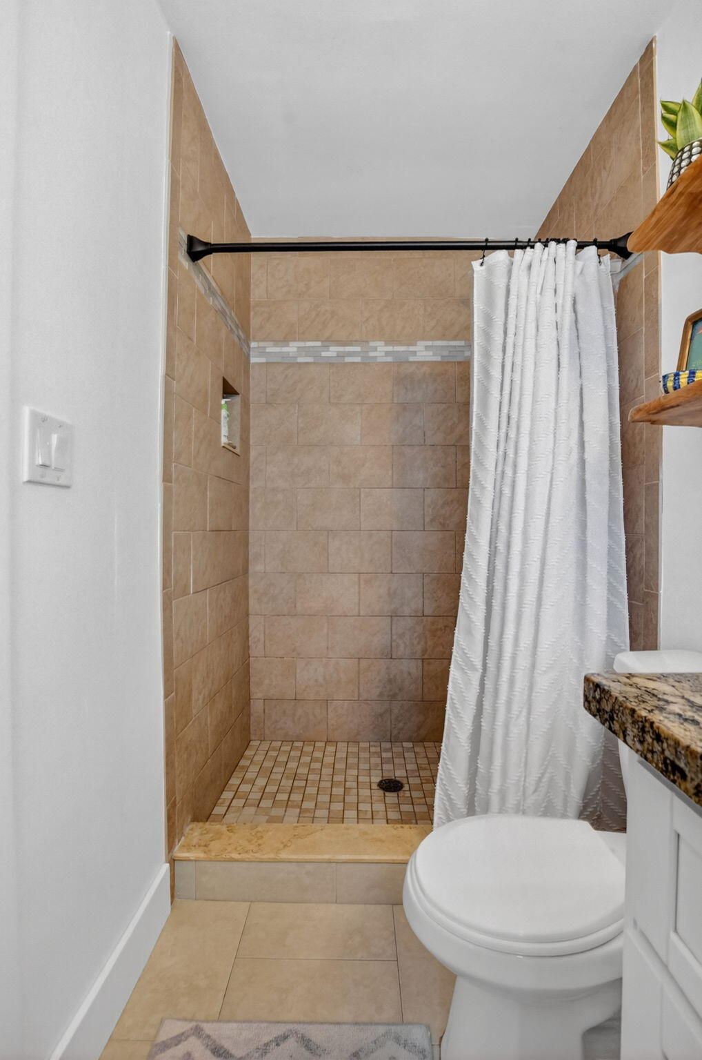 ROYAL OAK HILLS 1ST SEC - Residential Lease