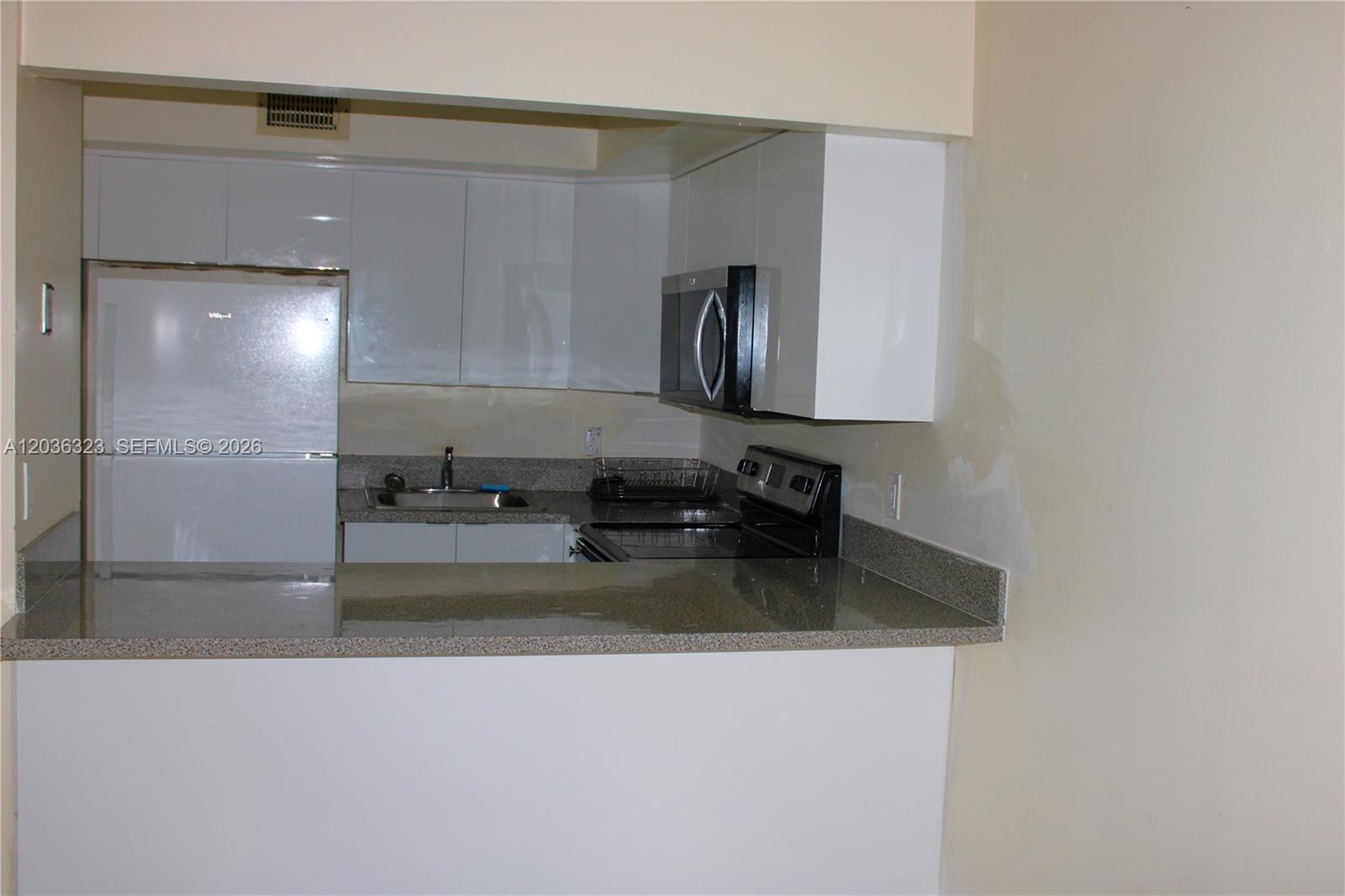 ALHAMBRA VI CONDO - Residential Lease