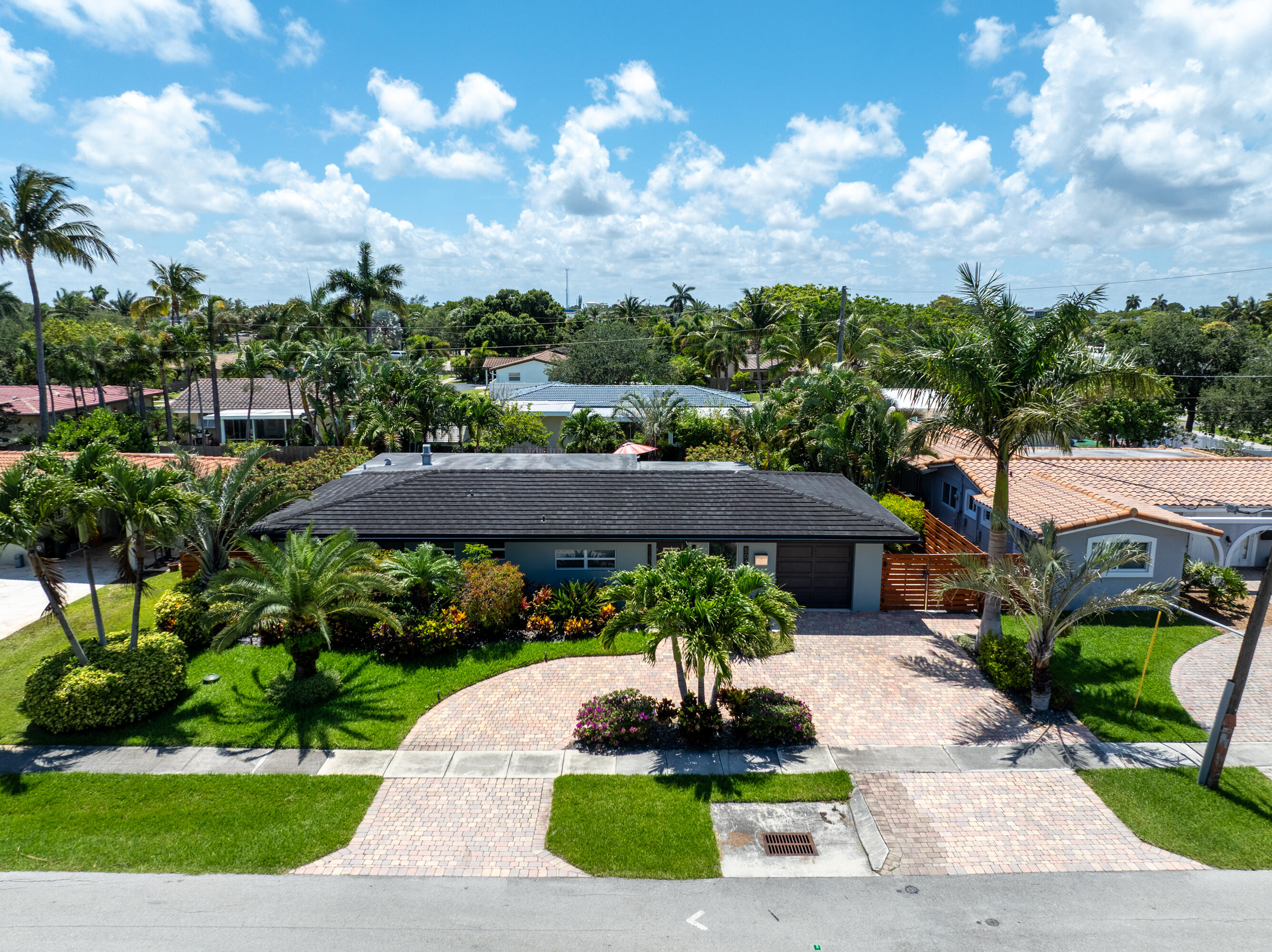 CORAL KEY VILLAS 2ND SEC - Residential