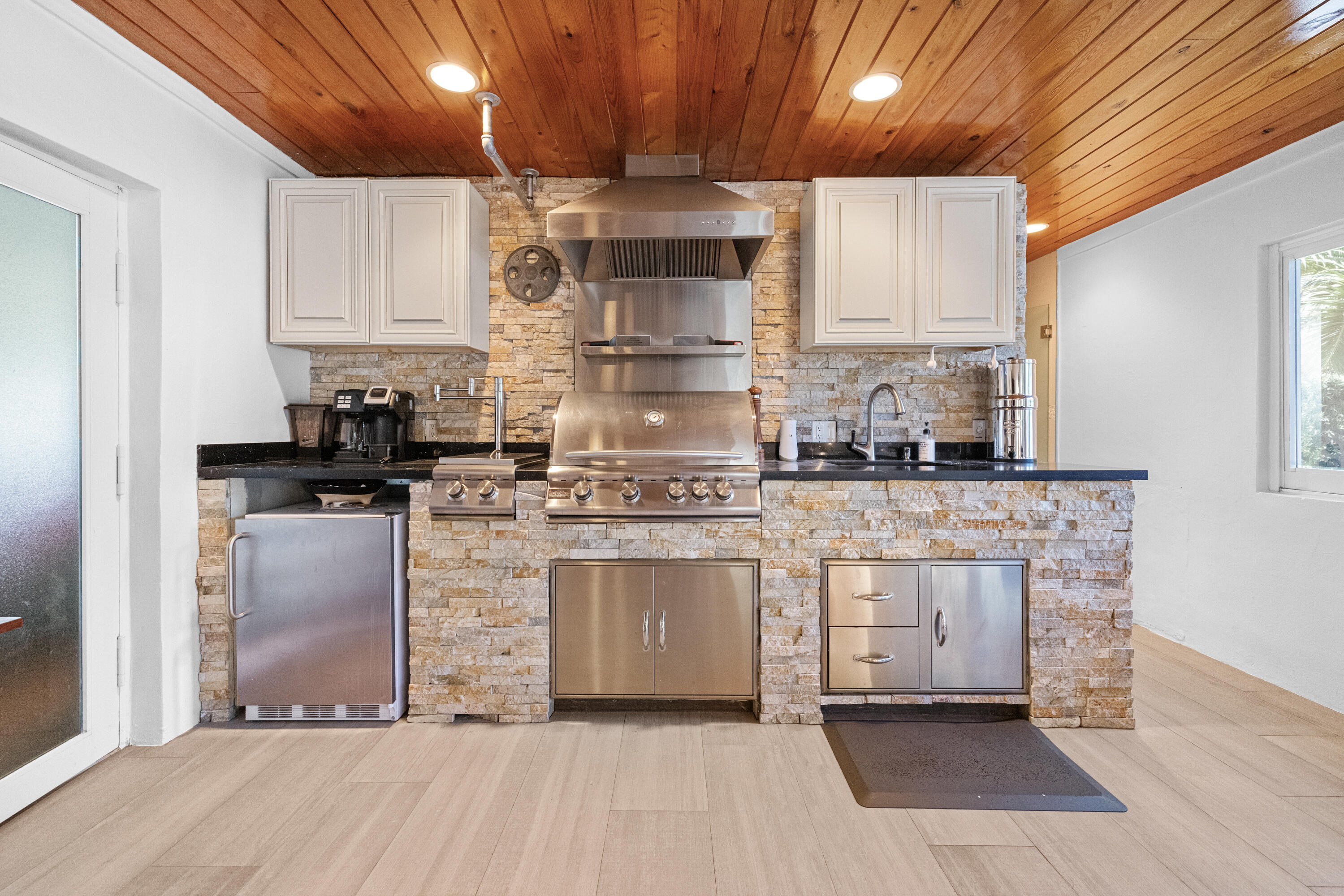 CORAL KEY VILLAS 2ND SEC - Residential