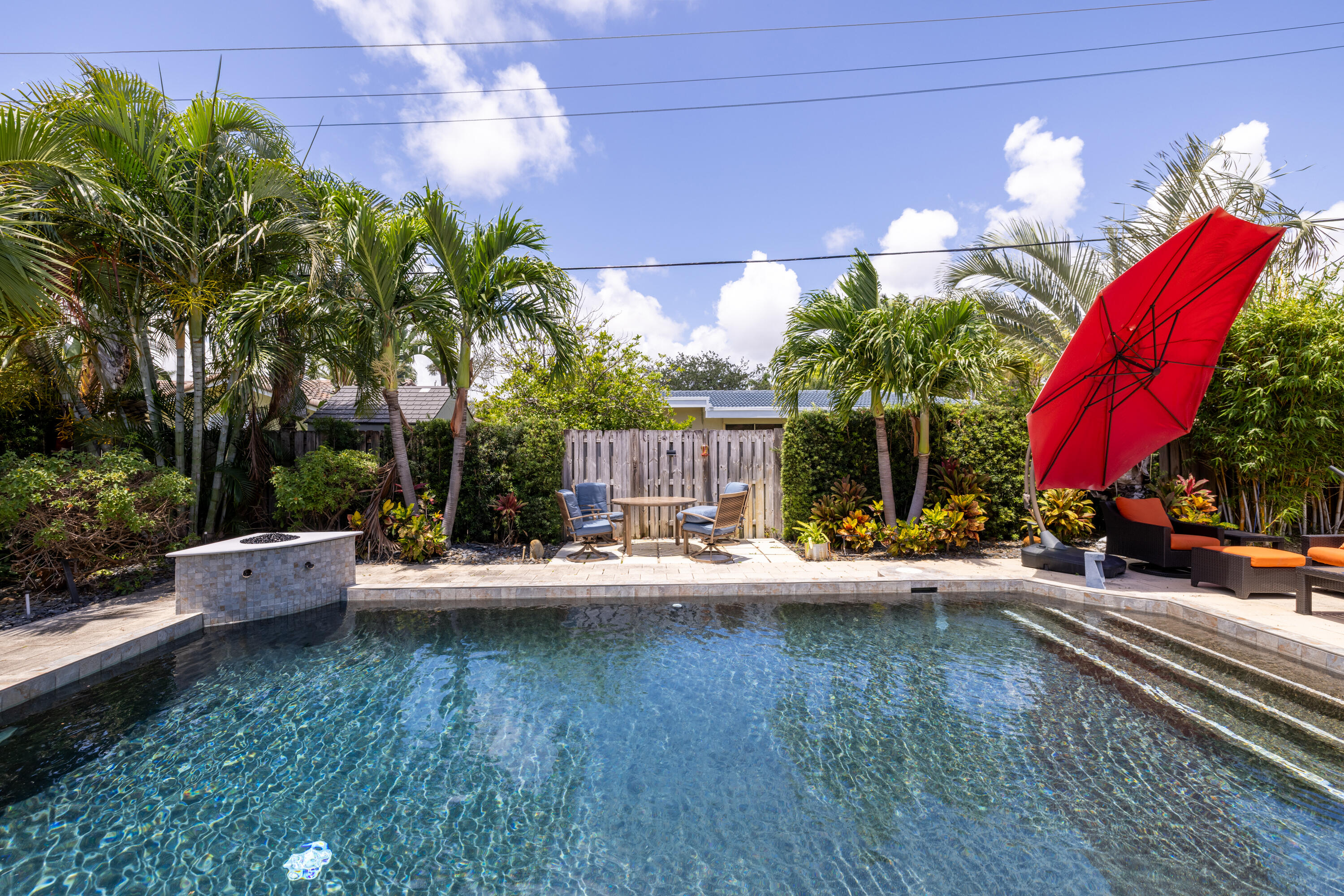 CORAL KEY VILLAS 2ND SEC - Residential