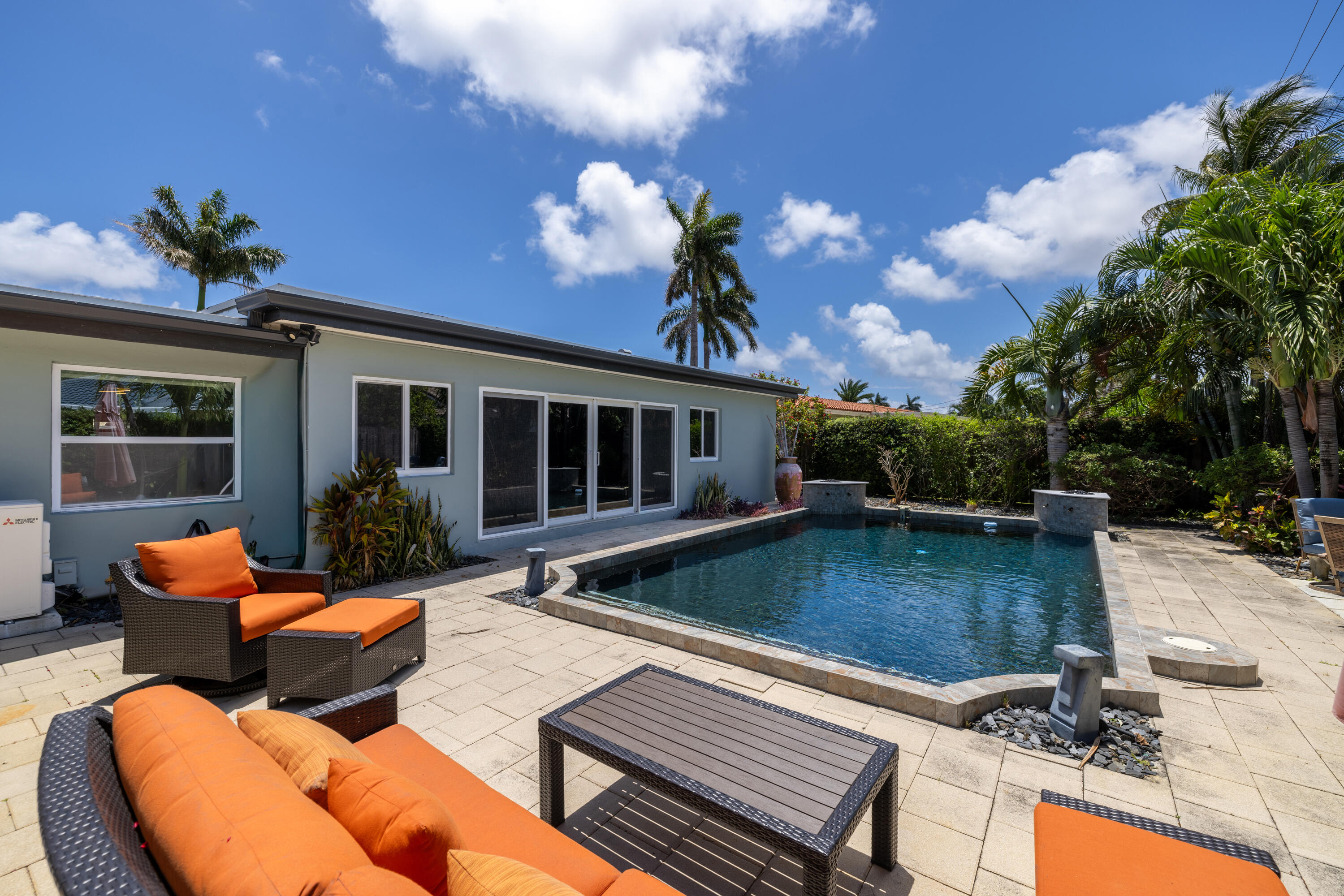 CORAL KEY VILLAS 2ND SEC - Residential