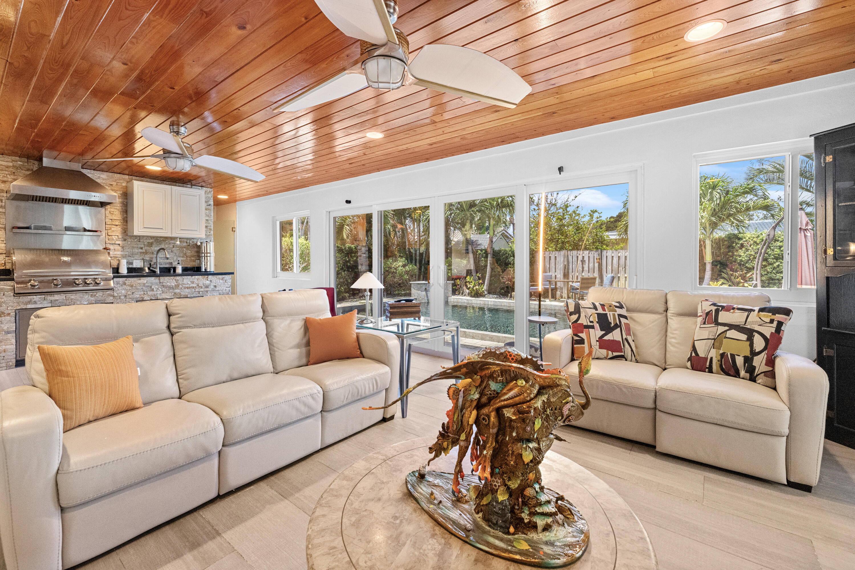 CORAL KEY VILLAS 2ND SEC - Residential