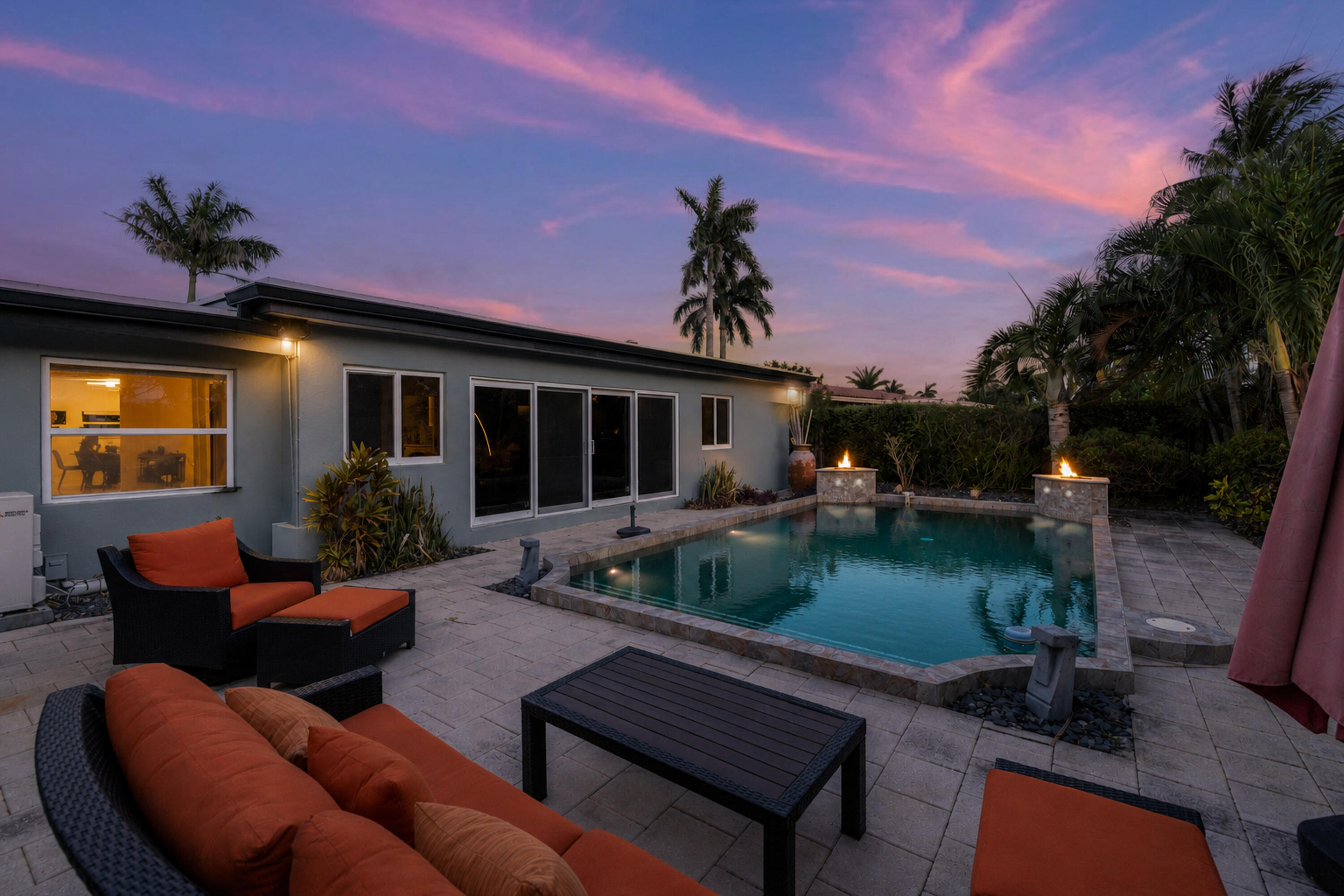 CORAL KEY VILLAS 2ND SEC - Residential