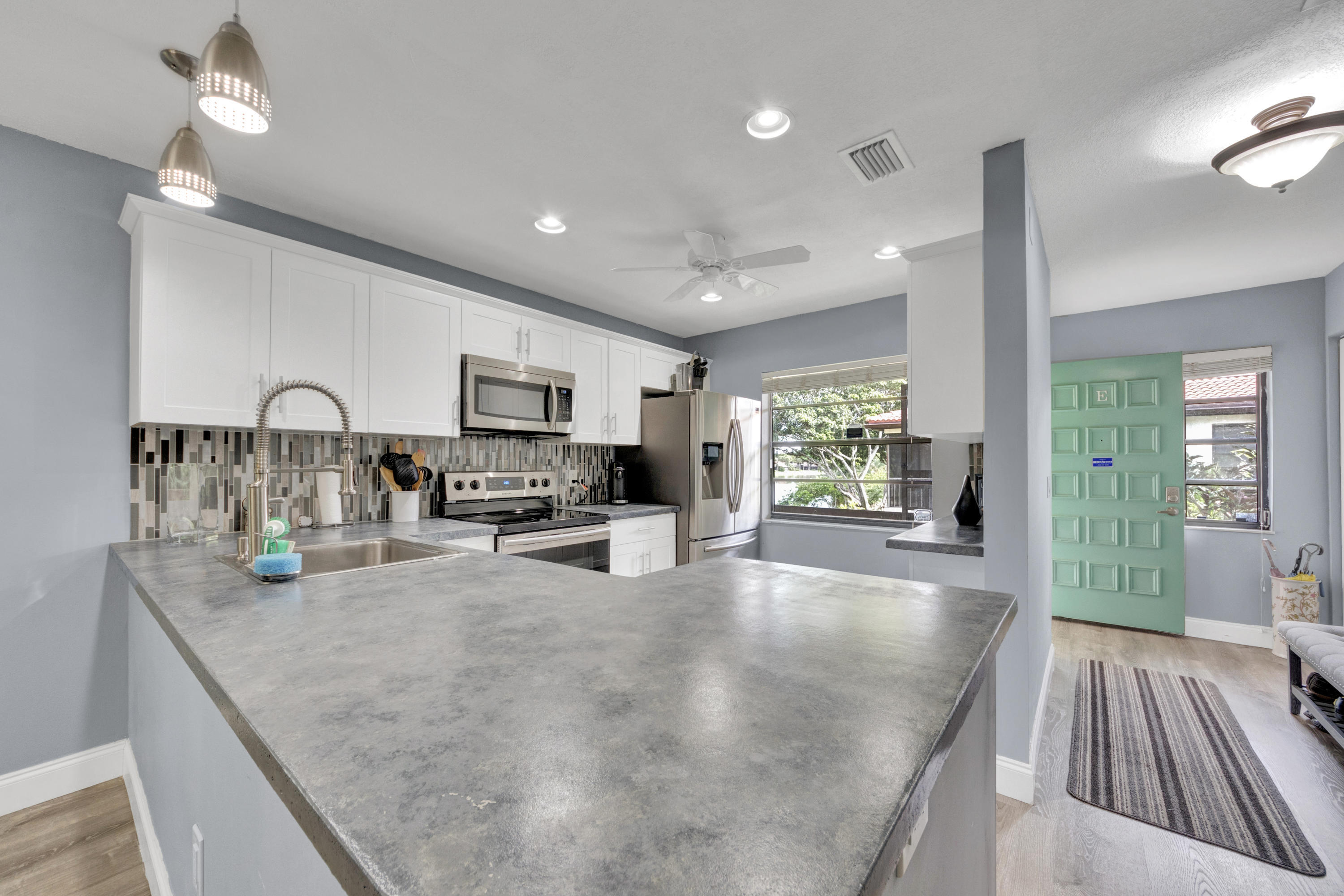 HORIZONS OF BOCA LAGO CONDO - Residential Lease