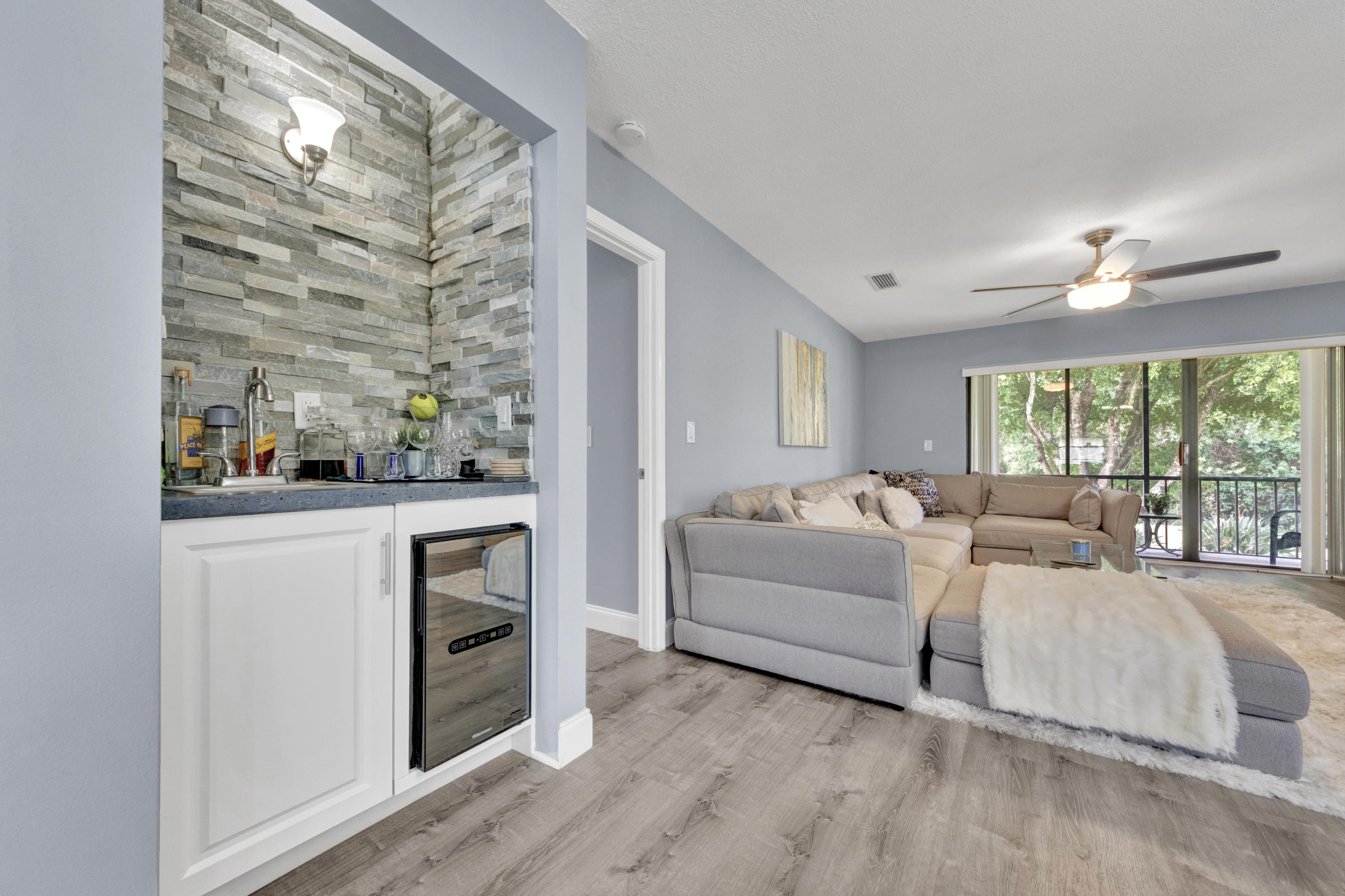HORIZONS OF BOCA LAGO CONDO - Residential Lease