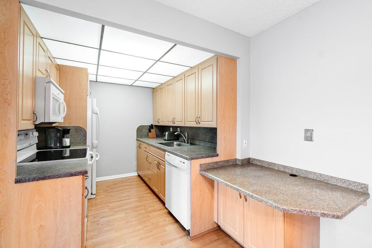 REXFORD AT CENTURY VILLAGE CONDO - Residential