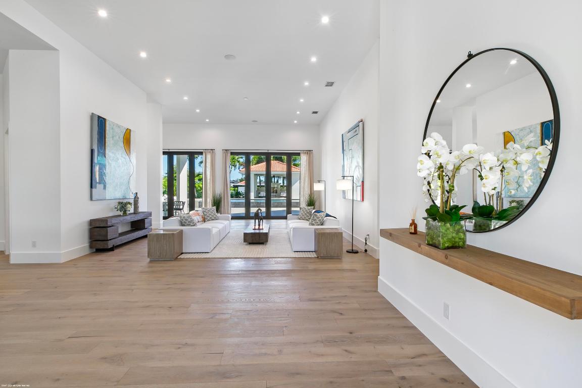 PALM BEACH POINT - Residential