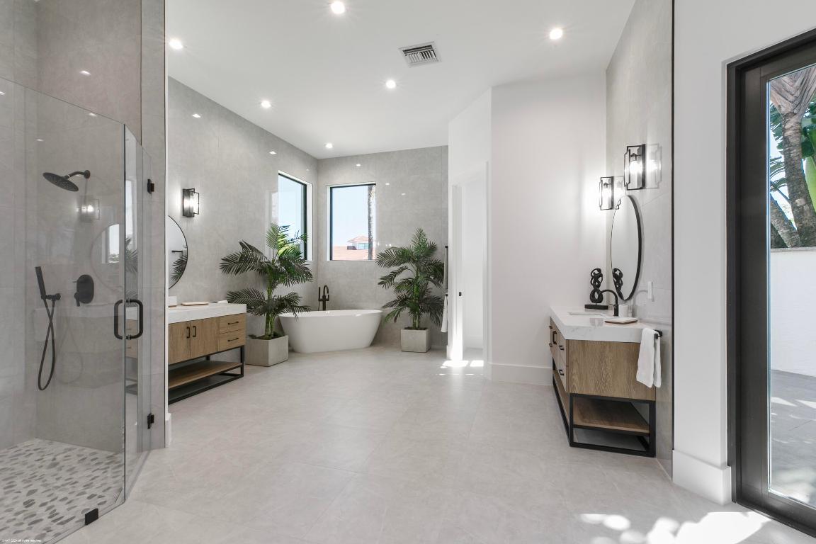 PALM BEACH POINT - Residential