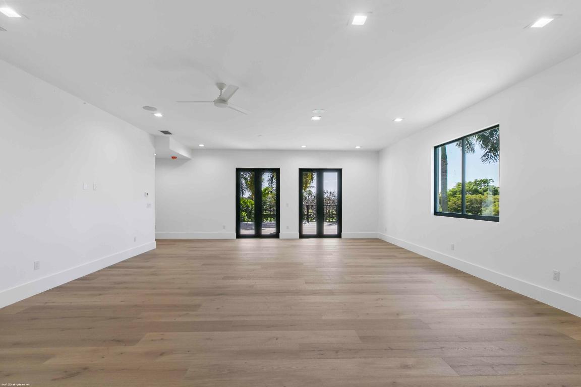 PALM BEACH POINT - Residential