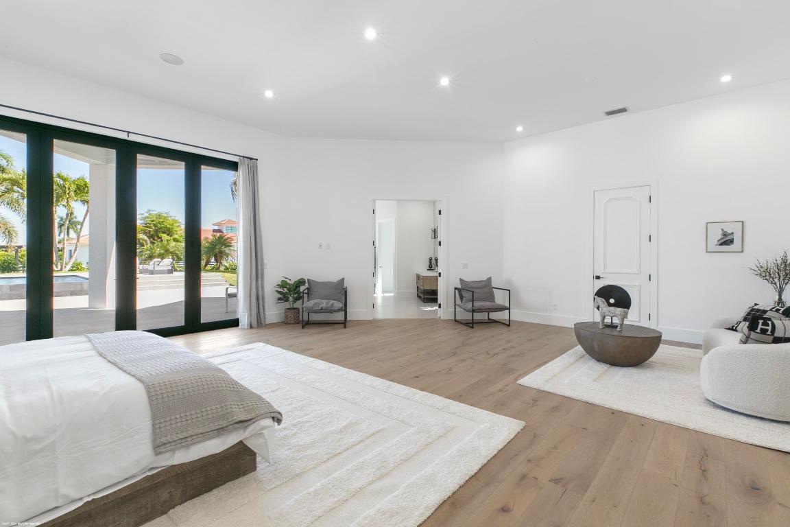 PALM BEACH POINT - Residential