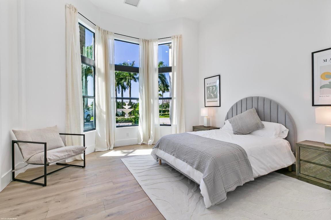 PALM BEACH POINT - Residential