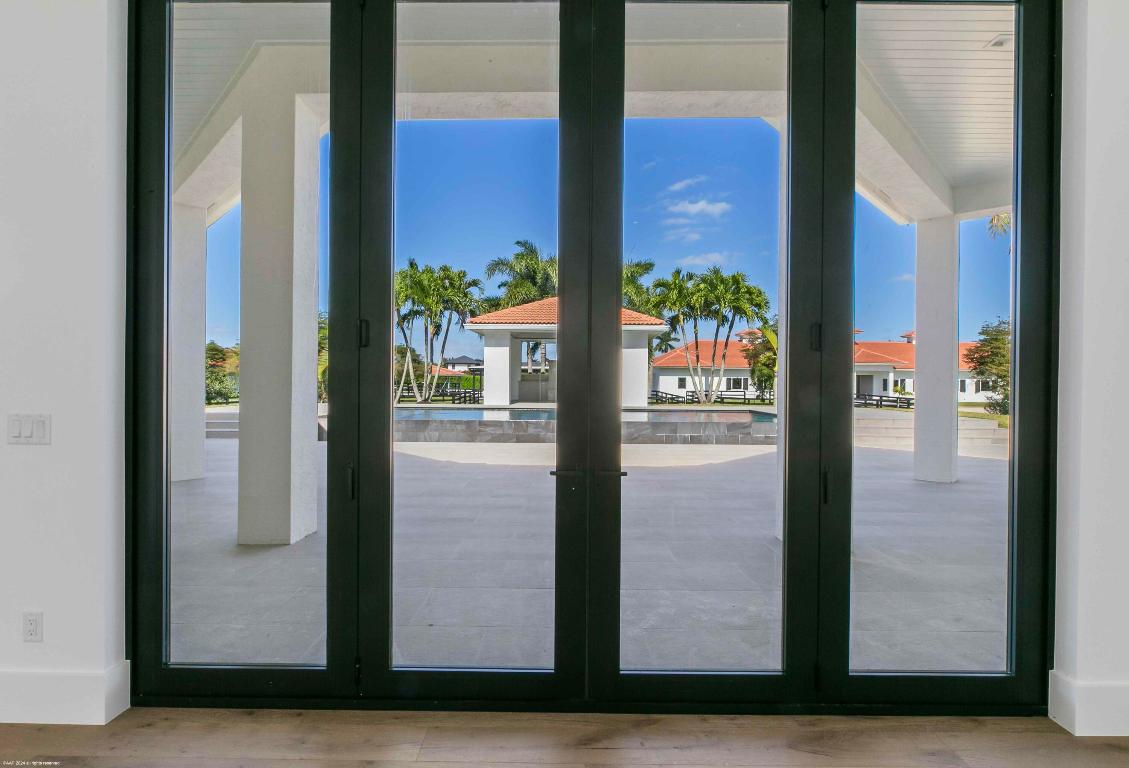 PALM BEACH POINT - Residential