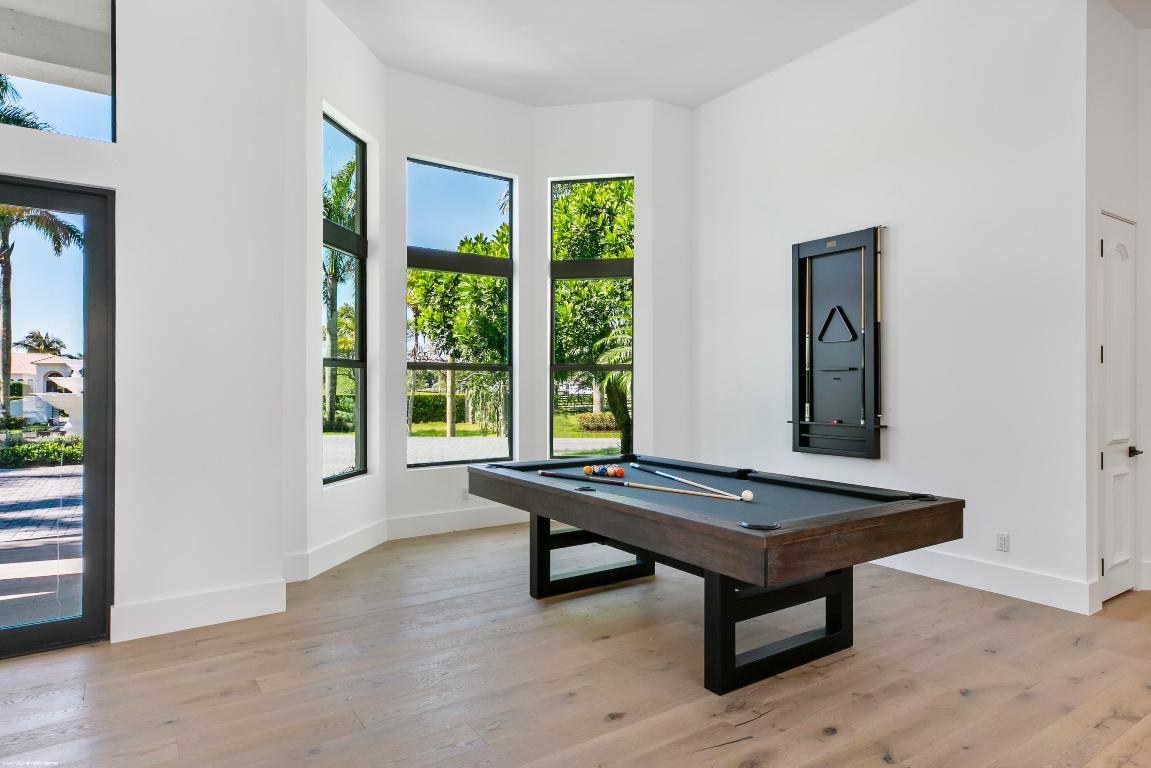 PALM BEACH POINT - Residential