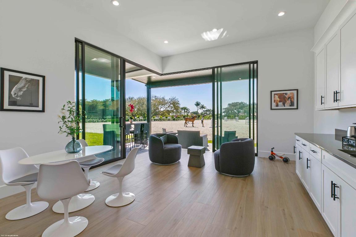 PALM BEACH POINT - Residential